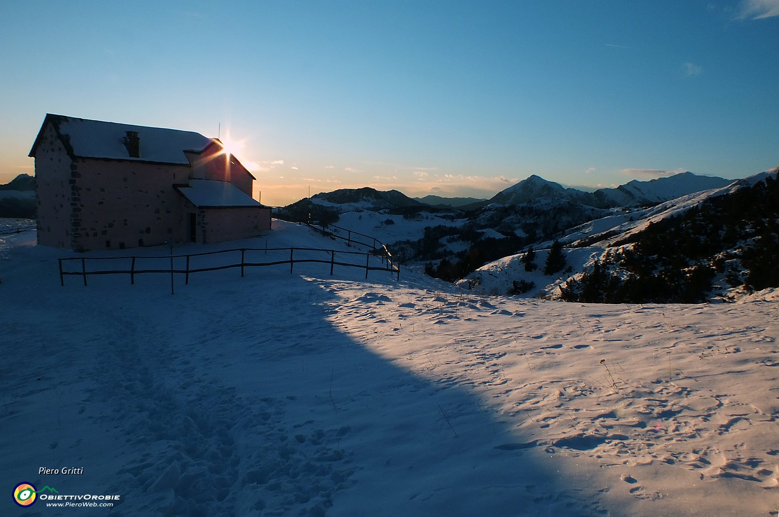 78 all'ex-Rif. C. Battisti ( (1685 m.).JPG